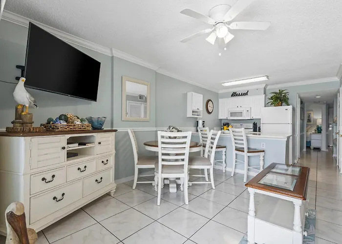 Royal Palms 704
